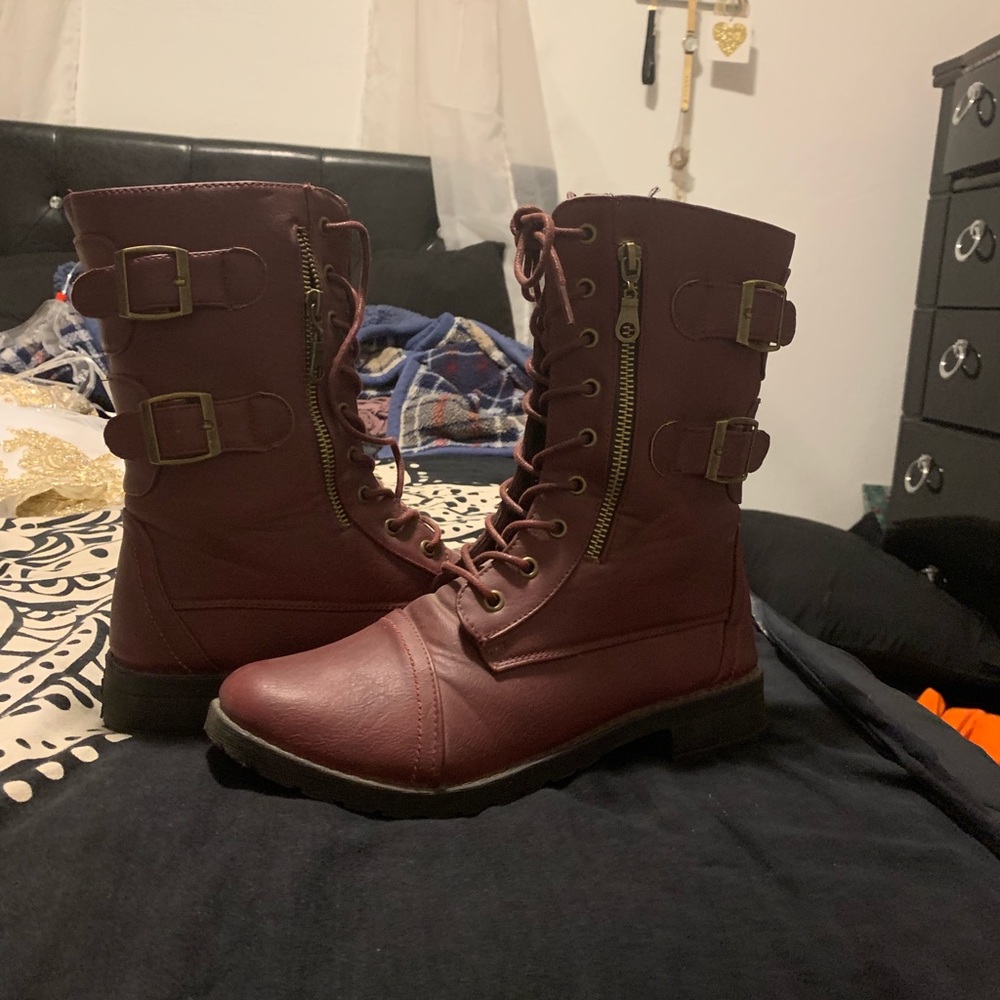 Maroon combat boots with gold zipper on the side. - Picture 4 of 4